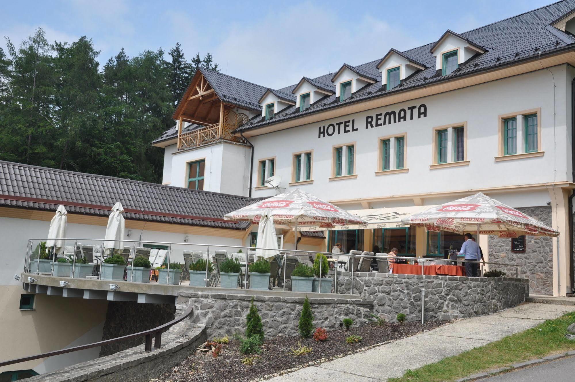 Horsky Hotel Remata Raztocno المظهر الخارجي الصورة